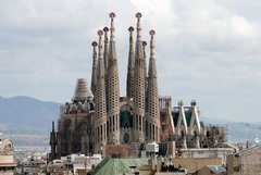 rsz_sagrada-familia-barcelona-tour_free-